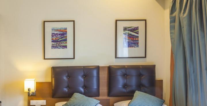 Hotel Riverview Ahmedabad Buitenkant foto