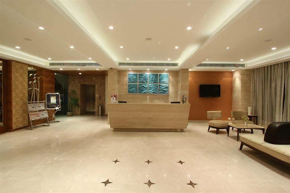 Hotel Riverview Ahmedabad Buitenkant foto
